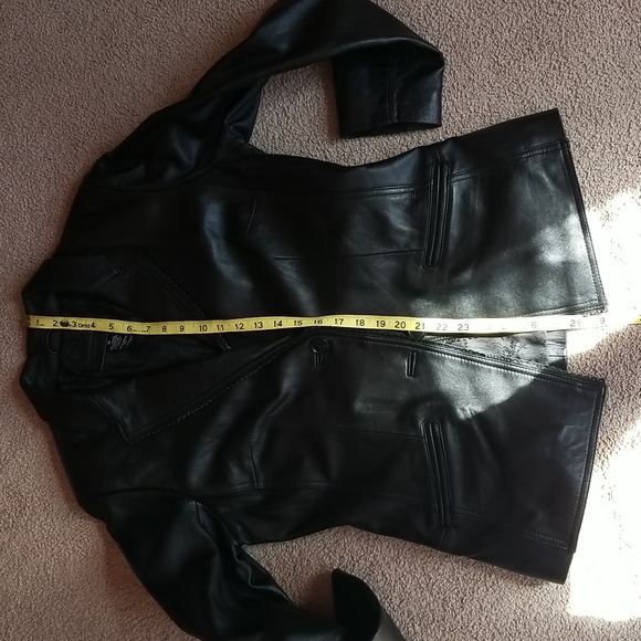 Black leather women's blazer - Picture 9 of 11